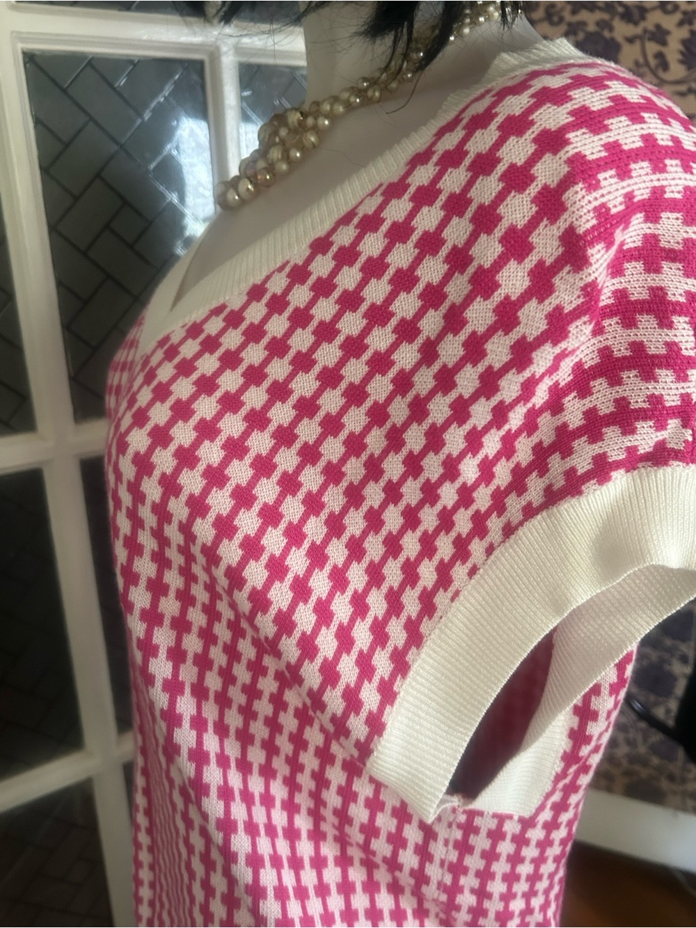 Pink and White Houndstooth V‑Neck Sweater Vest - Picture 6 of 12